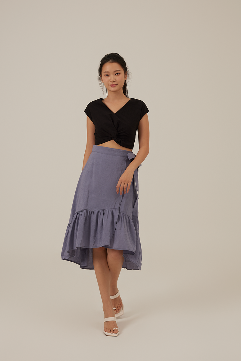 Gillian Front Twist Top in Black