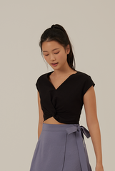 Gillian Front Twist Top in Black