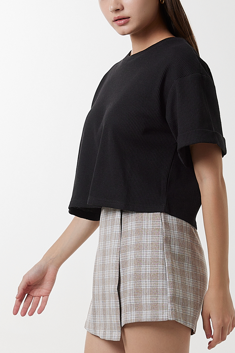 Nivya Boxy Tee in Black