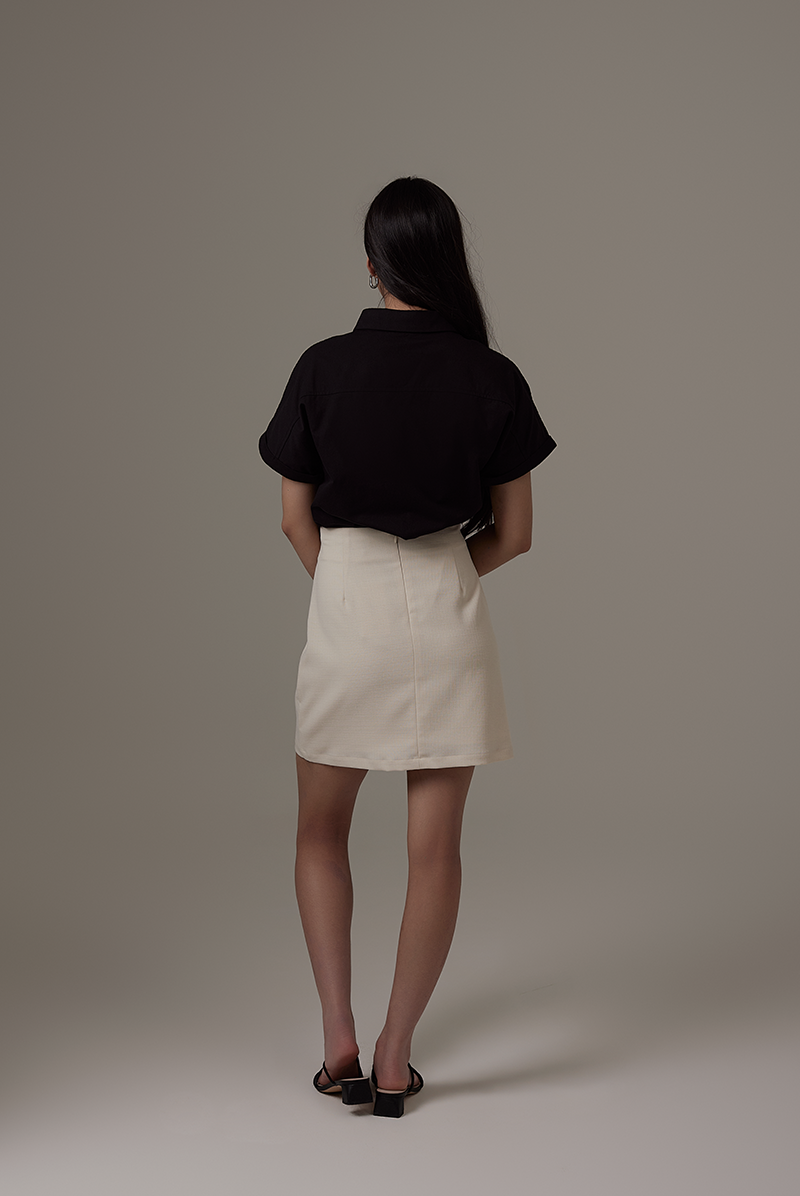 Alasna Button-Up Shirt in Black
