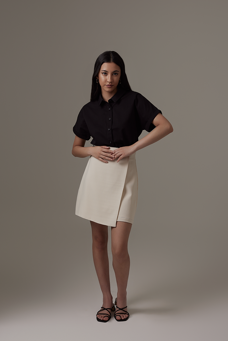 Alasna Button-Up Shirt in Black