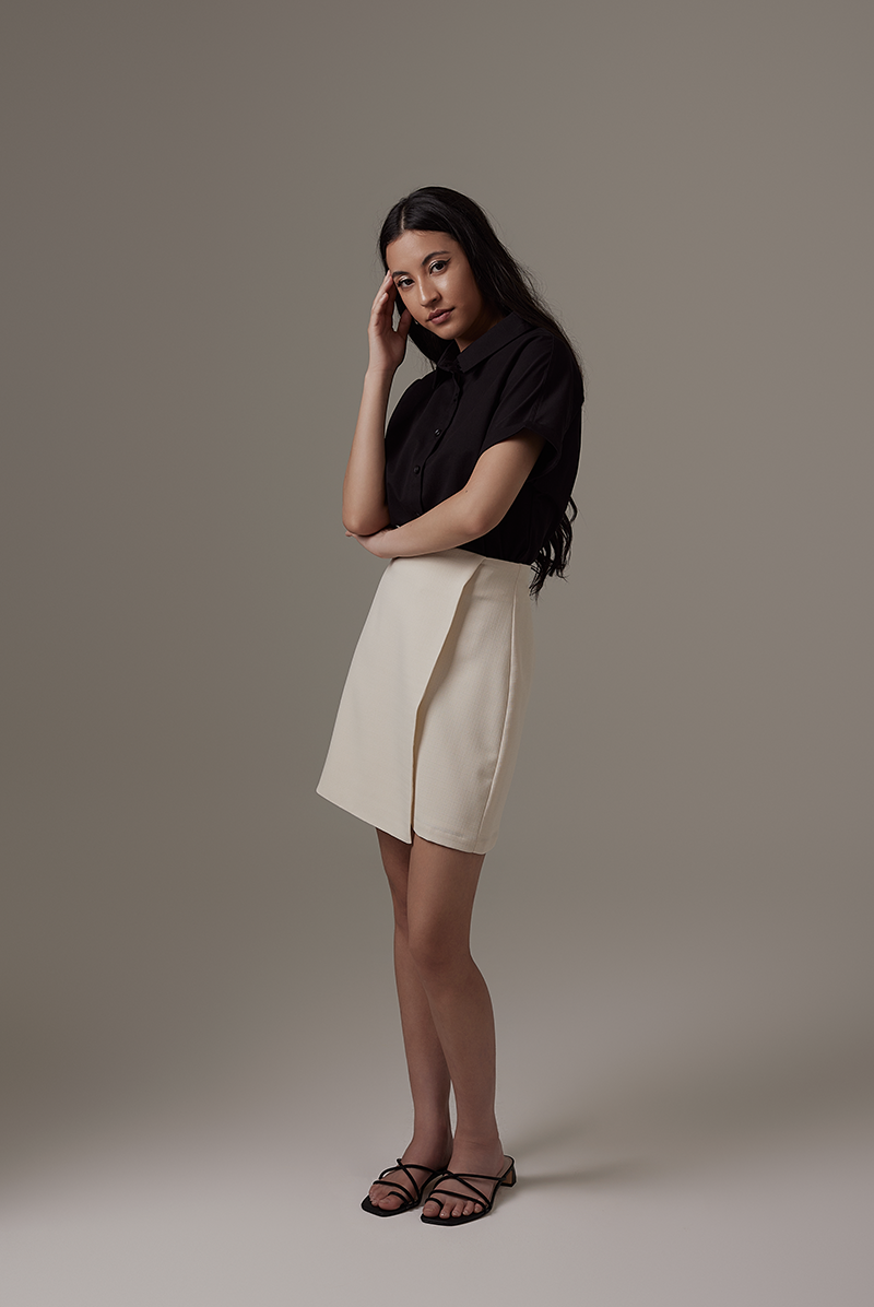 Alasna Button-Up Shirt in Black