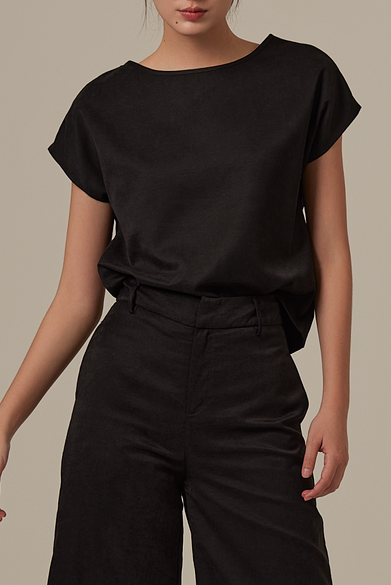 Popilyn Drop Sleeves Top in Black