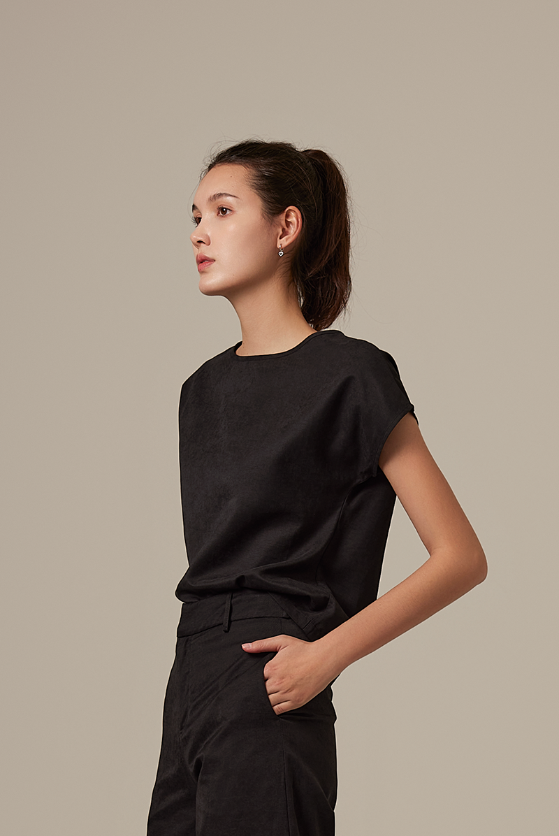 Popilyn Drop Sleeves Top in Black