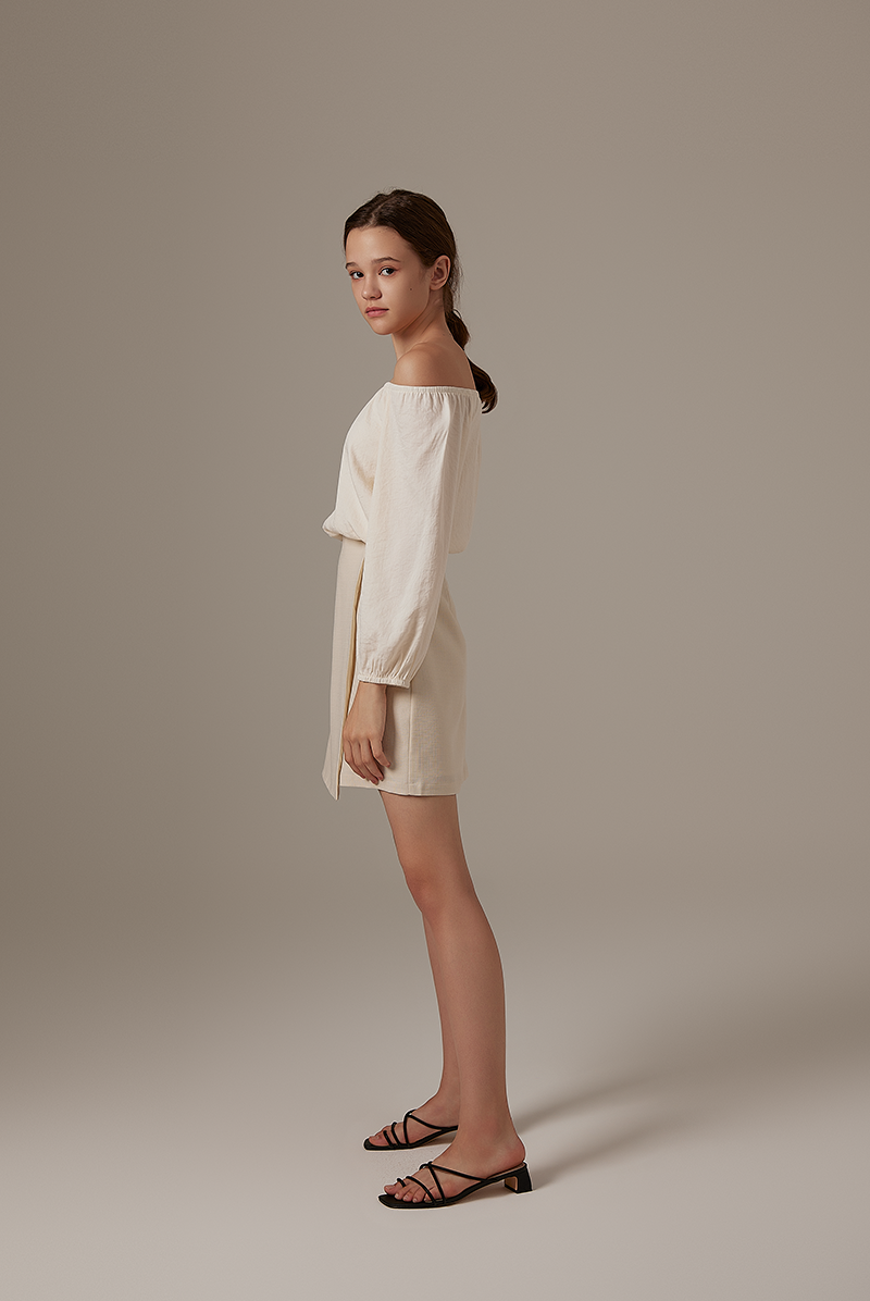 Lowry Off-Shoulder Top in Powder