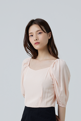 Eilah Sweetheart Puff Sleeves Top in Powder
