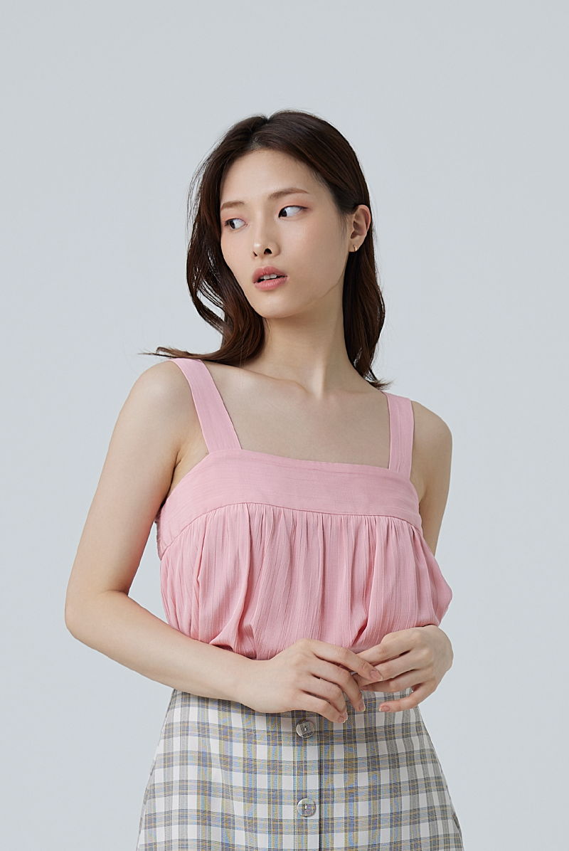 Everly Sleeveless Flowy Blouse in Pink