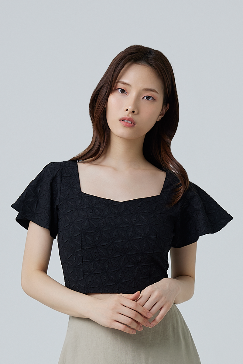 Arika Sweetheart Crop Top in Black
