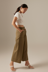 Georgia Cropped Pants in Olive