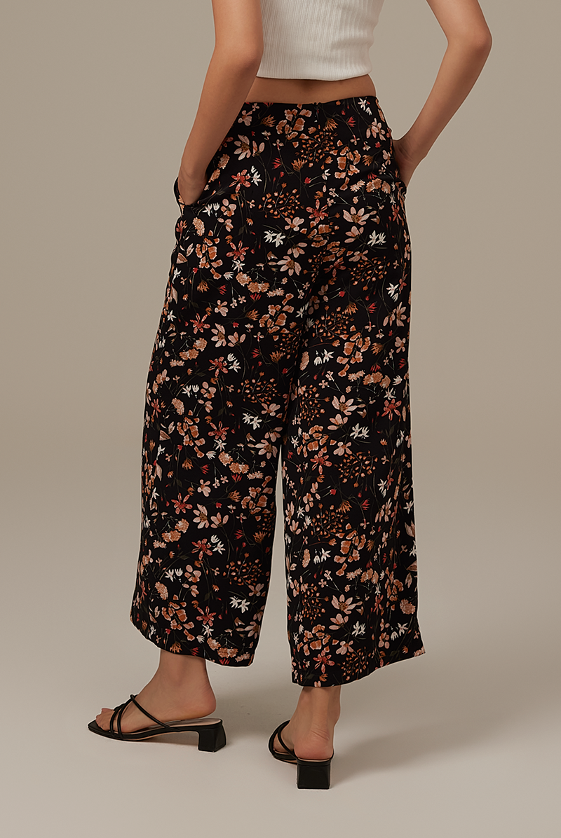 Carlyn Floral Wide Leg Pants in Black