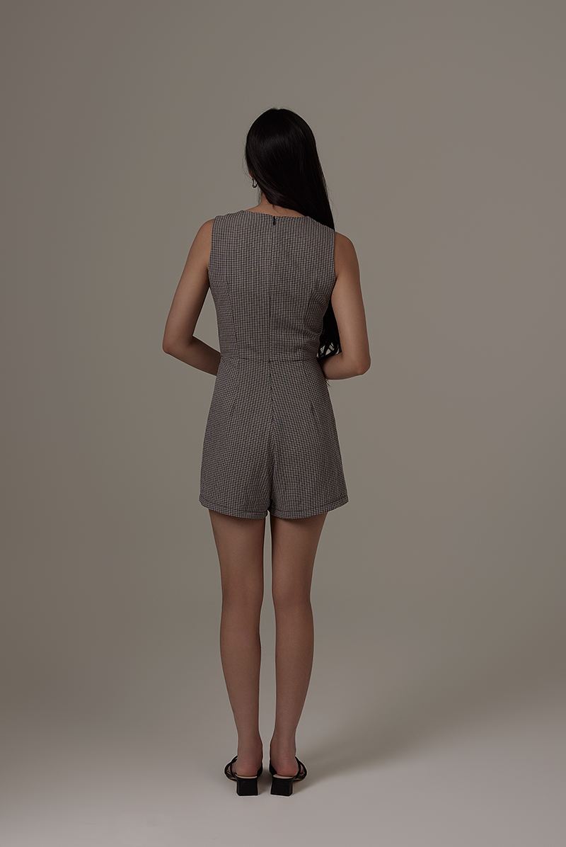 Qusarah Checkered Romper in Navy Blue