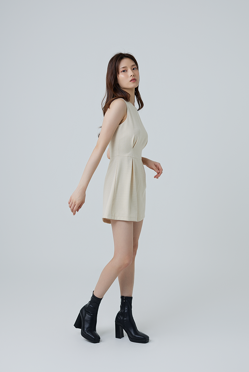Cianna Pleated Romper in Banana