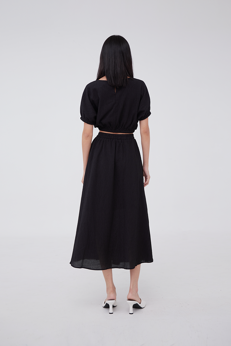 Loren Textured Skirt in Black