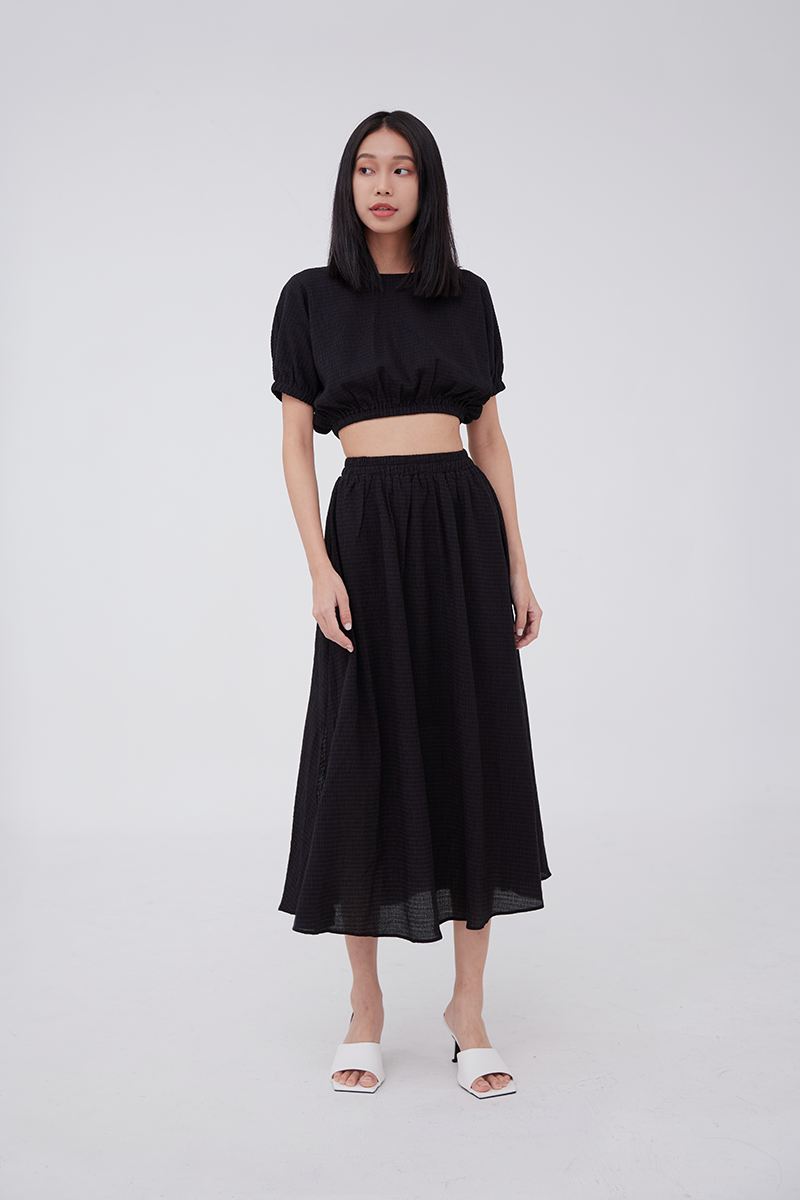 Loren Textured Skirt in Black