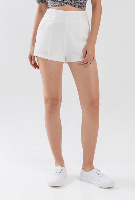 Larissa Fitted Shorts in White