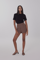 Yumi Tailored Shorts in Chocolate