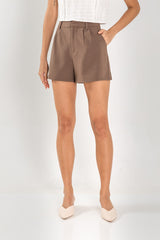 Yumi Tailored Shorts in Brown