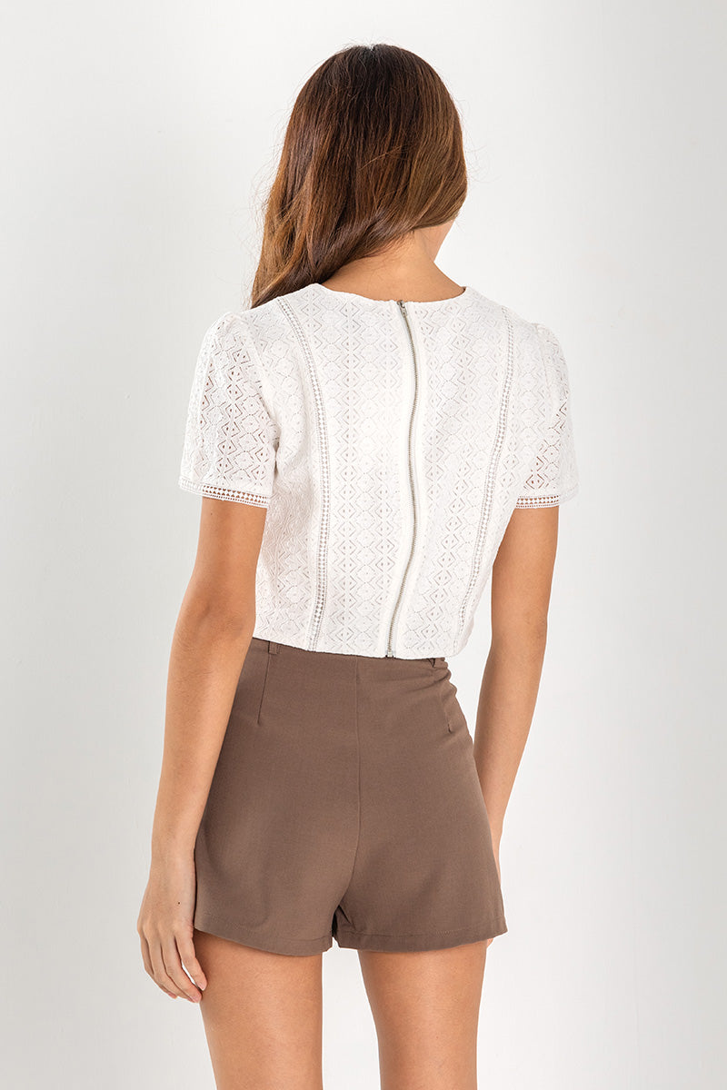 Yumi Tailored Shorts in Brown