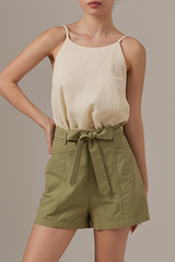 Ellana High waisted Shorts in Olive