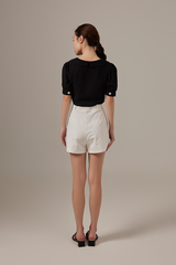 Ellana High waisted Shorts in White