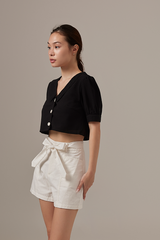 Ellana High waisted Shorts in White