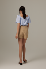 Lovelle Pleated Highwaist Shorts in Khaki