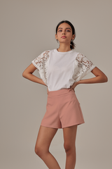 Ranice Highwaisted Shorts in Salmon