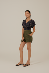 Camilyn Highwaisted Shorts in Army Green